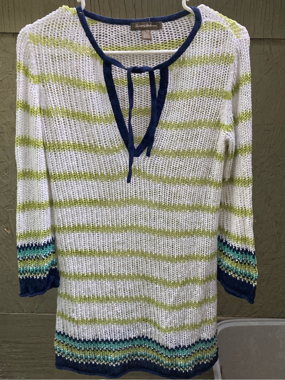 Tommy Bahama White Lime & Navy Open-Knit V-Neck Sweater